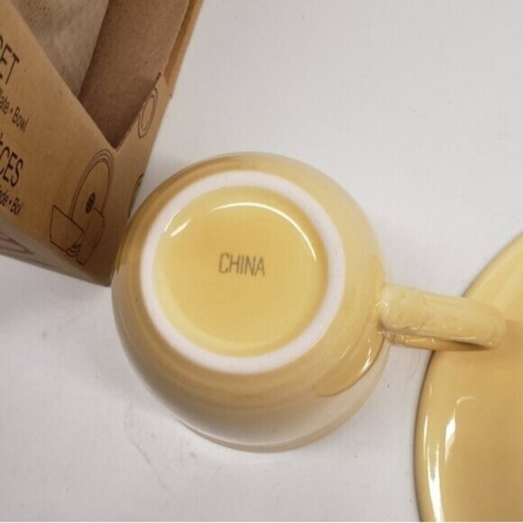 Oneida Petals Dining Set Bowl, Plate, Mug In Box Yellow Set of Three - Picture 10 of 14